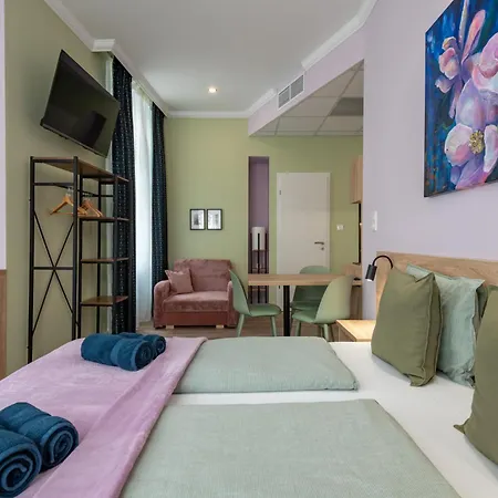 Holidays Downtown Aparthotel 3*