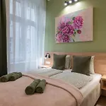 Apart-hotel Holidays Downtown 3*