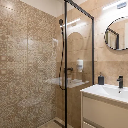 Holidays Downtown Apart Otel