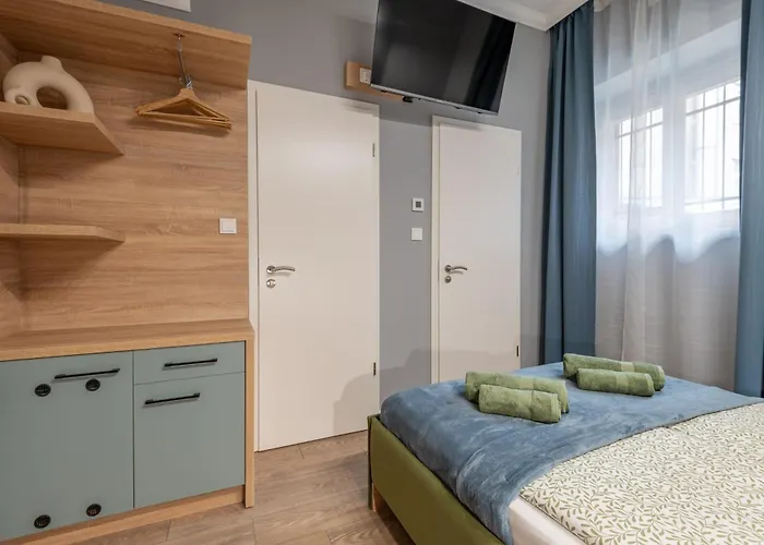 Holidays Downtown 3*