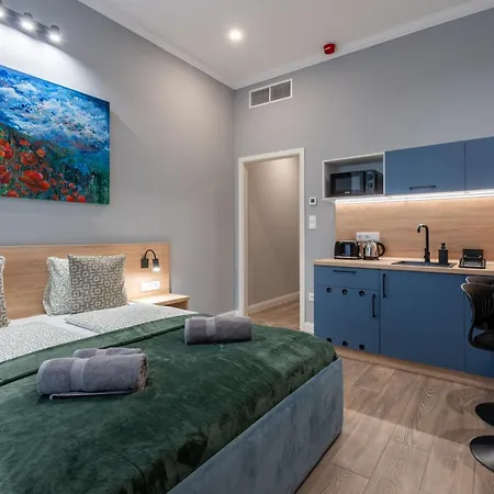 Holidays Downtown 3*