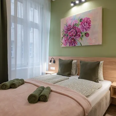 Ξενοδοχείο με διαμερίσματα Holidays Downtown 3*