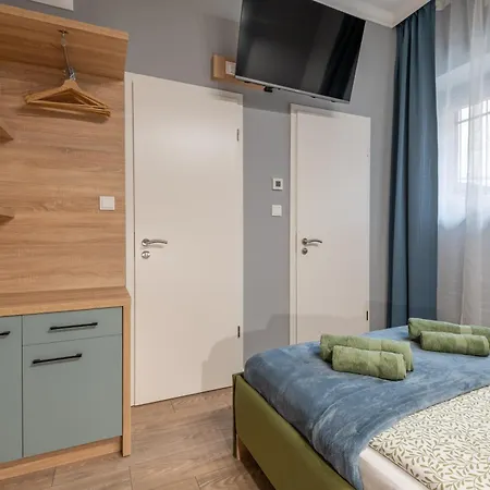 Holidays Downtown 3*